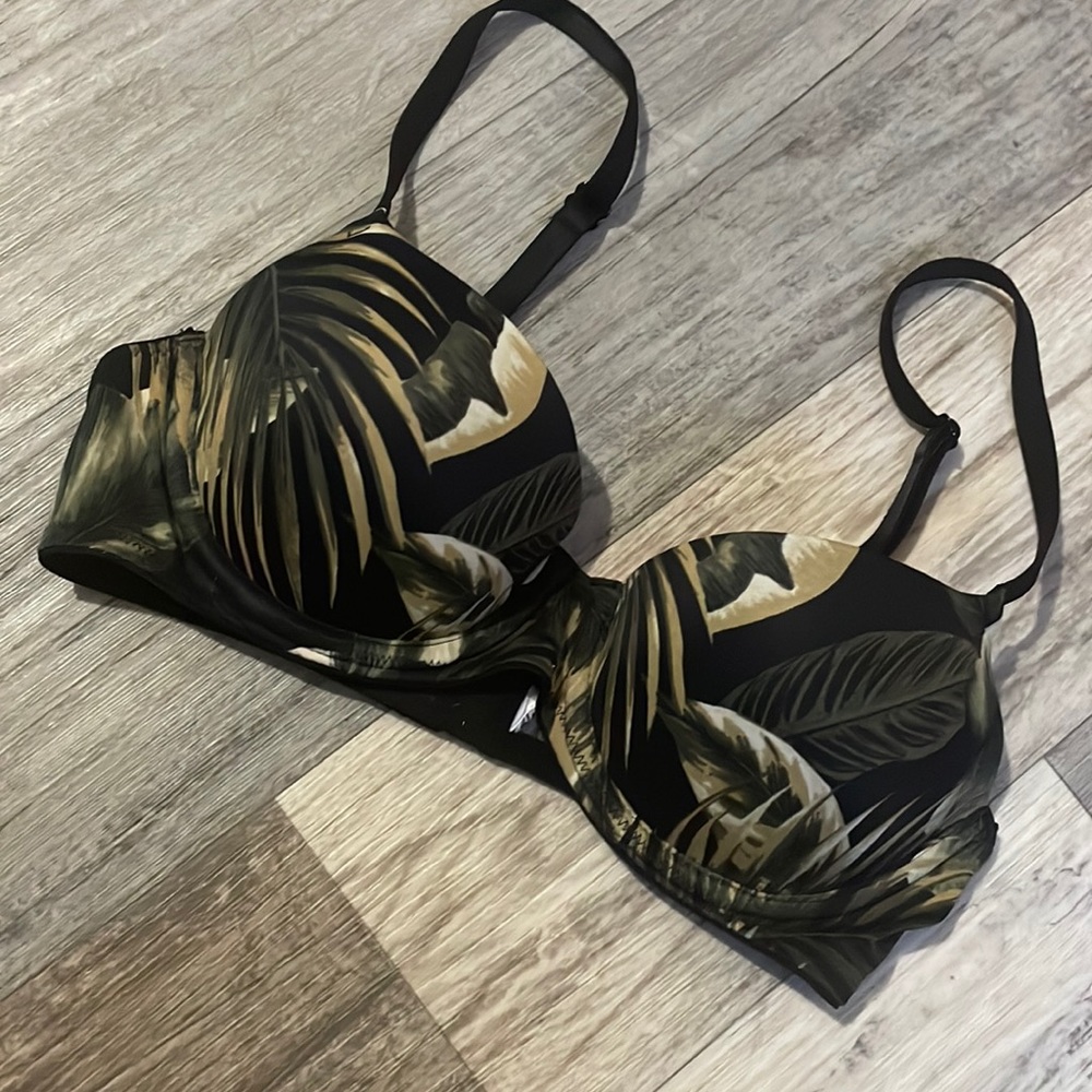 Victoria’s Secret bra